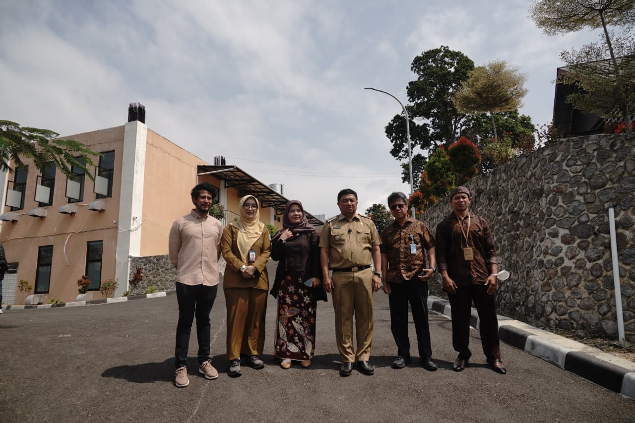 Bupati Garut Hadiri Podcast Bersama Klinik Utama Dr.H.A.Rotinsulu